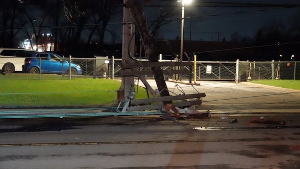 1 injured, thousands without power after strong storms rip through Quebec