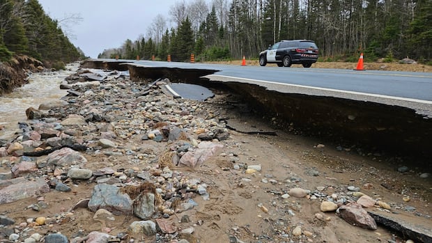 Heavy rainfall, snowmelt leads to flood warnings in northeastern Ontario