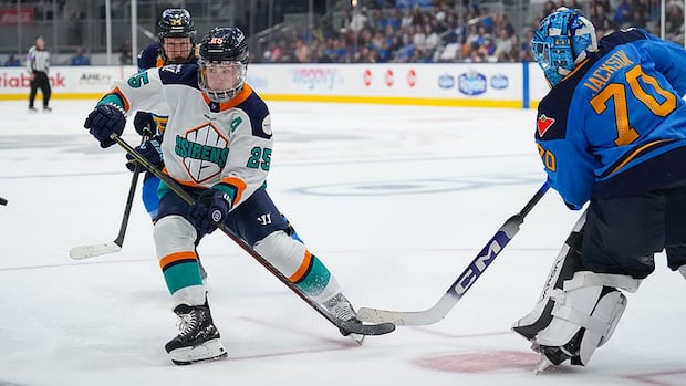 Carly Jackson earns victory in 1st PWHL start, helping Sceptres pad 2nd-place lead