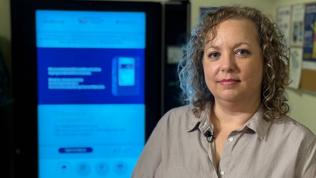 Winnipeg clinic gives people tool to test drugs for fentanyl