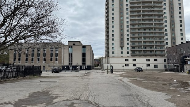 Shooting in downtown London leaves man hospitalized with serious injuries