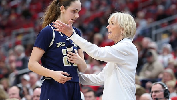 Former U.S. women's basketball head coach Fortner takes over Canada's senior squad