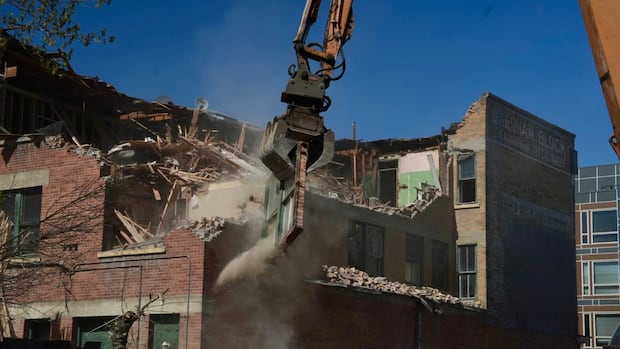114-year-old Gresham Block torn down in Calgary's Inglewood neighbourhood