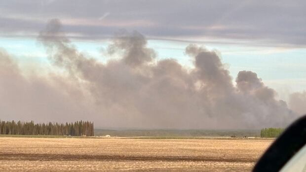 Wildfire threat prompts evacuation order for Boyle, Athabasca County