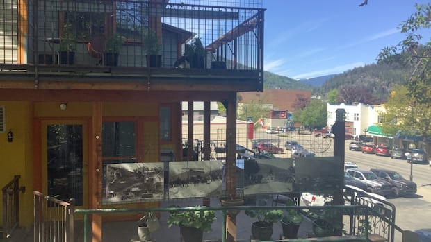 Proposed first-of-its-kind weed-smoking patio gets rejected in Nelson, B.C.