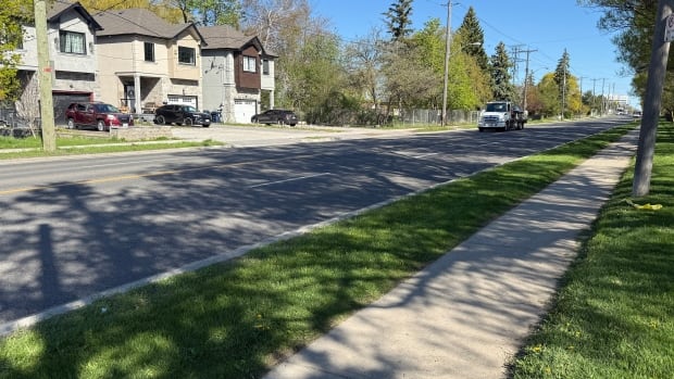 Police looking for 2 vehicles after fatal hit and run in Scarborough