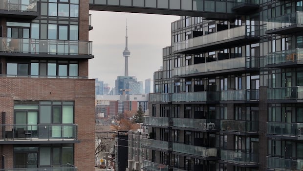 Rents dropping in Toronto, giving tenants more negotiating power, experts say | CBC News