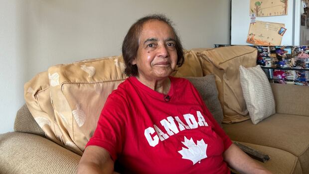 Residents of 3 buildings managed by 1 company say they're enduring sweltering wait for air conditioning