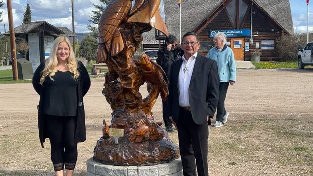 Chainsaw diplomacy: Chetwynd, B.C., is giving away its chainsaw carvings to other municipalities