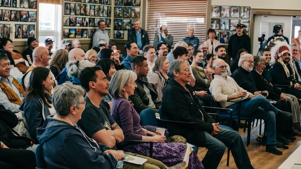 Tthebatthı Dënésułıné celebrates name change from Smith's Landing First Nation