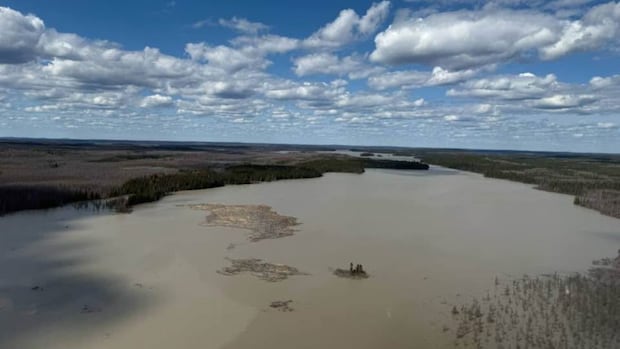'Complete drainage' of lake cuts off Cree hunting territory near Waswanipi, Que.