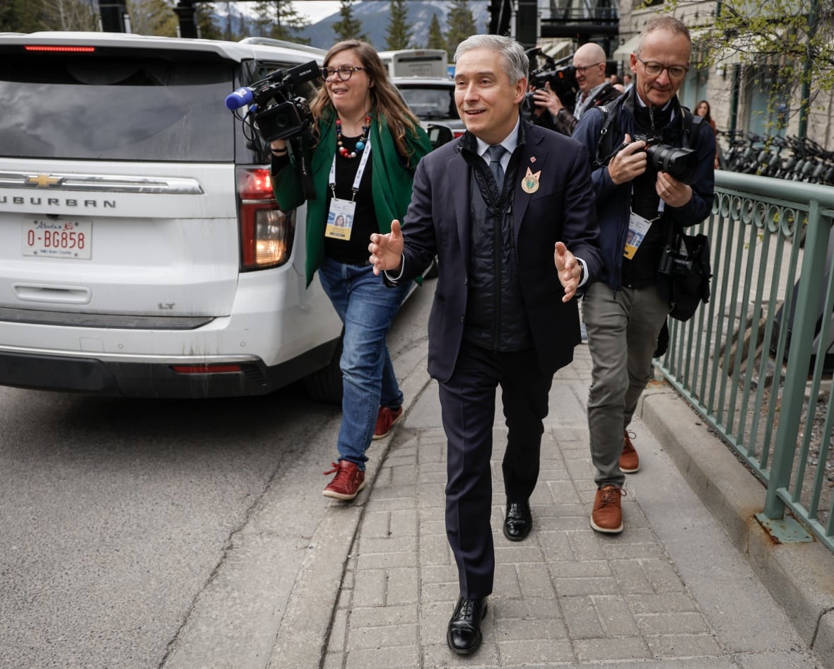 เลขานุการการเงิน G7 เพื่อยุติการประชุมสุดยอดใน Banff | ข่าว CBC