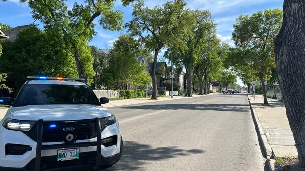 Man hospitalized after shooting in Winnipeg's North End