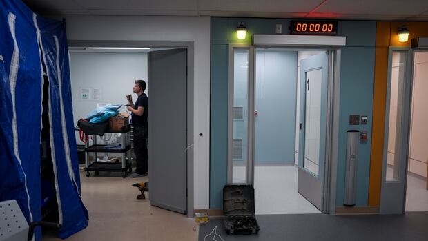 Life expectancy of women with HIV in B.C. hasn't increased as much as men's: new research