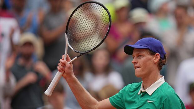 French Open: Jannik Sinner drops just 3 games to extend Grand Slam unbeaten run to 17 matches