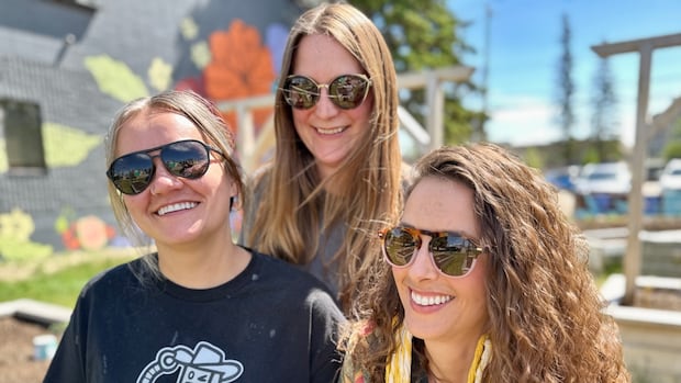 Border city of Lloydminster united through gardening