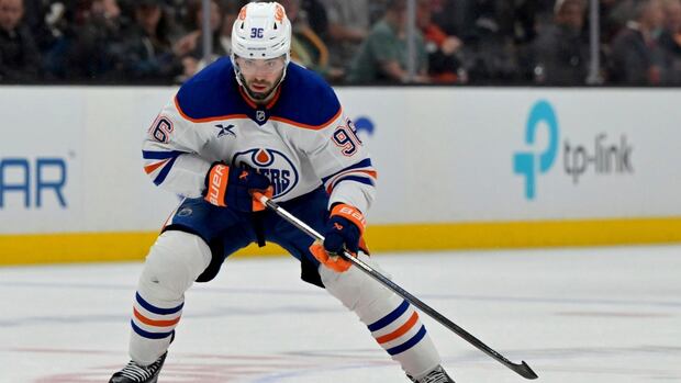 Oilers defenceman Jake Walman fined for roughing, unsportsmanlike conduct in Game 3