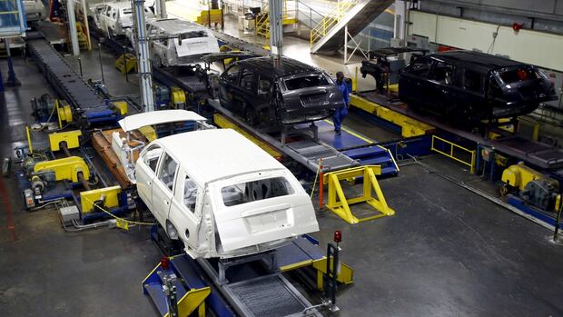 GM to invest $4B in 3 U.S. facilities over next 2 years as it ramps up gas-powered vehicles