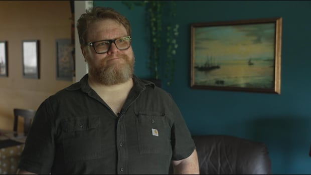 Toronto renter left briefly in the dark as landlord didn't pay for power | CBC News