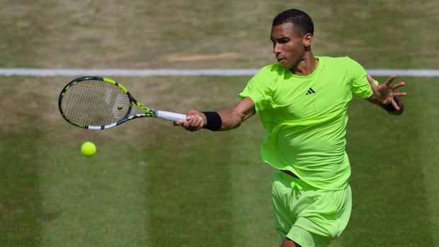 Canadians Auger-Aliassime, Shapovalov win 1st-round matches in Halle