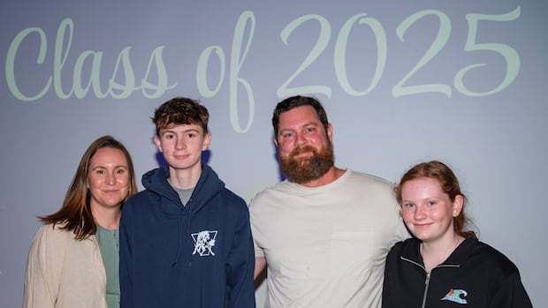Grade 9 class travels 230 km to bring grad party to P.E.I. teen in Halifax hospital