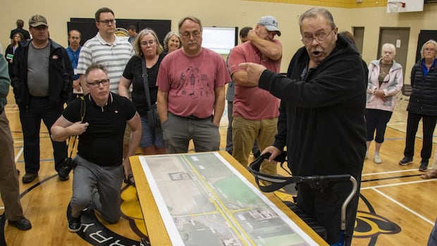 Carberry residents decry proposed RCUT as 'dangerous and unsafe' at tense forum over future of intersection