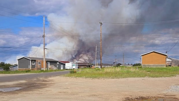 Manitoba emergency officials to give wildfire update at 12:45 p.m.