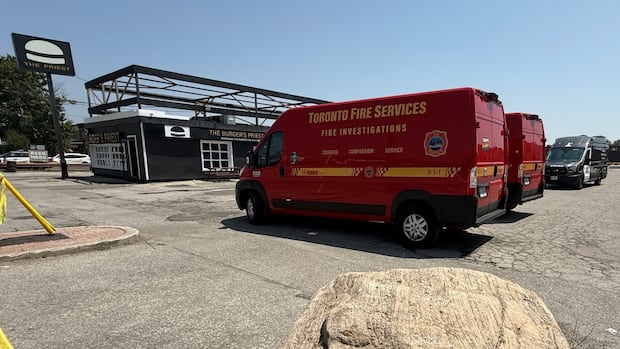 Police investigate suspected arson at Etobicoke burger joint