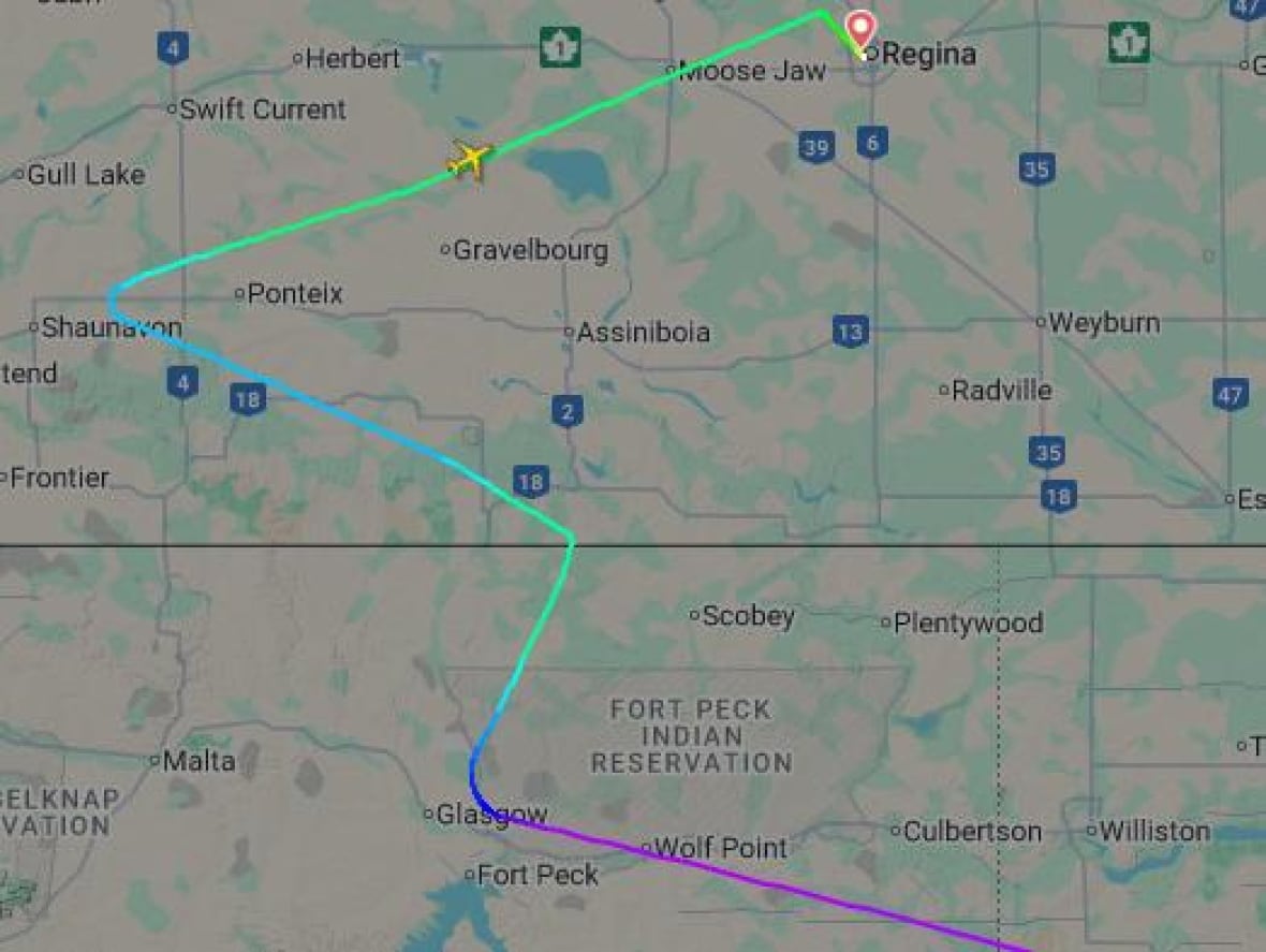 A purple line becomes blue and turns green to show the descension of the porter flight.