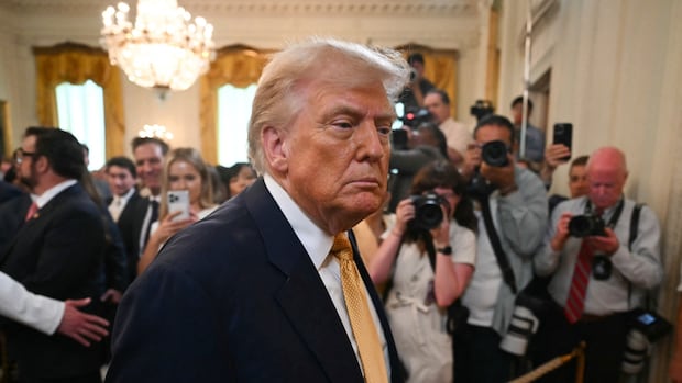 Trump denies writing message message to the EPSTEIN IFEPTED IN WALL STREET JournAL ROBER Trump denies writing message message to the EPSTEIN IFEPTED IN WALL STREET JournAL ROBER