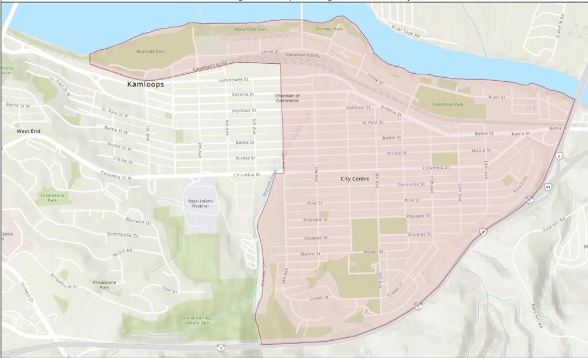 Kamloops'un, özellikle merkez ve doğu bölgelerini gösteren, kırmızıyla işaretlenmiş bir harita.