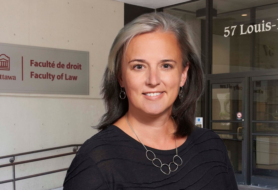 Daphne Gilbert é professora de direito na Universidade de Ottawa.