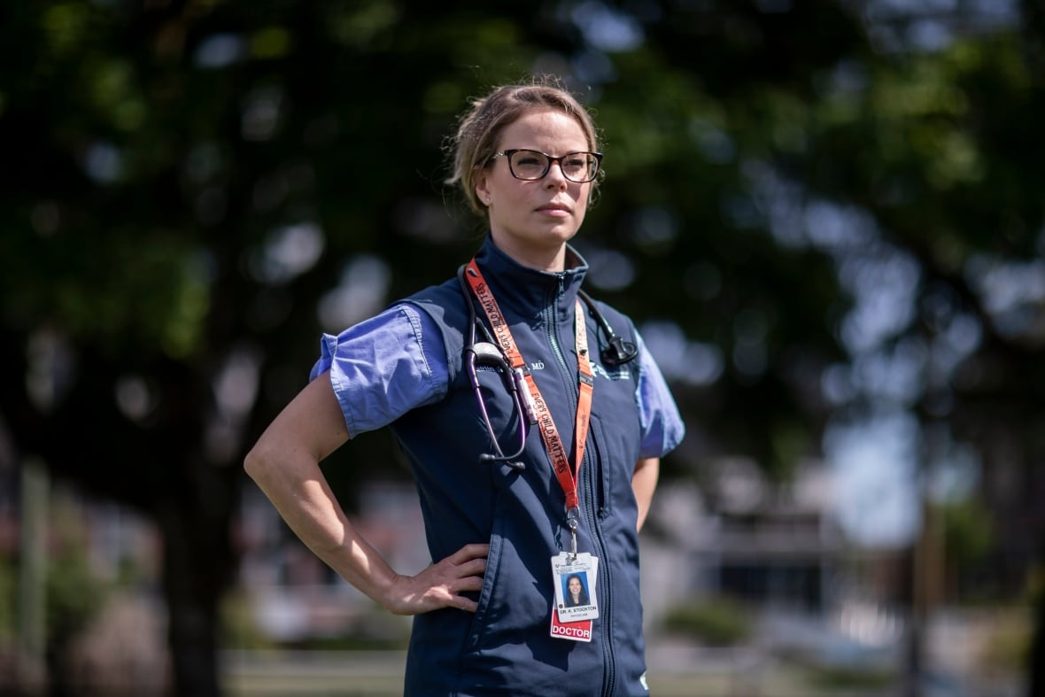 La Dra. Caitlin Stockton recibió un disparo en su casa en North Wancover en BC el jueves 5 de junio de 2025.