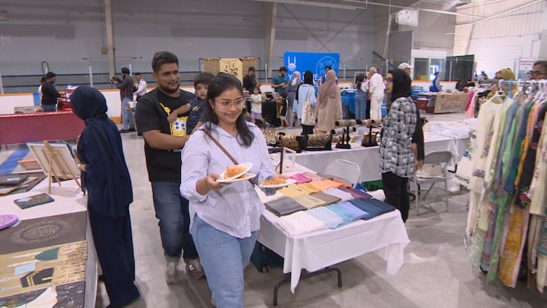 The halal food scene is growing in Winnipeg, and organizers of the first Halal Food Fest and Business Expo hope the event sparks conversation around supporting halal-friendly businesses.
