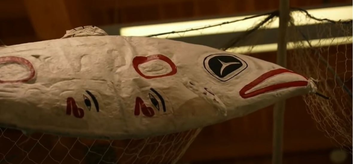 A new exhibit was unveiled at Haa Shagóon Hídi in time for Haa Ḵusteeyí 2025. It is meant to be a prayer for the salmon to return to the surrounding waters.  
