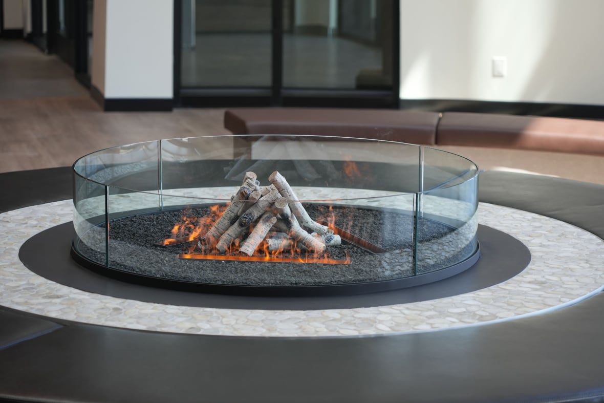 Vapour fireplace in a glass bowl. 