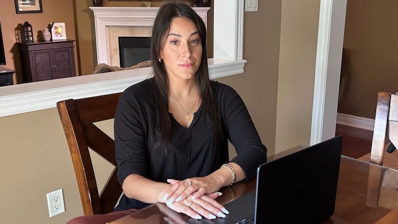 Megan Conte says she believes was talking to a human, days after her account was shut down, but only after she contacted Meta through her mother's verified account. Even so, the problem was not resolved.
