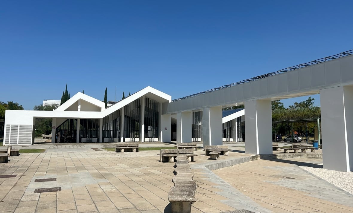 A community structure in Seville that allows for cooling on hot days.
