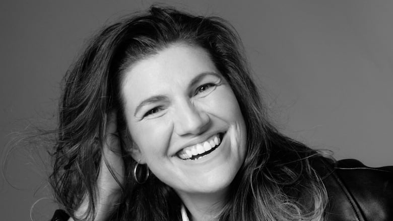 Headshot of Kat Sandler.