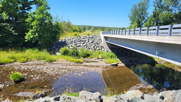 More municipalities offer drinking water, free showers for residents with dry wells