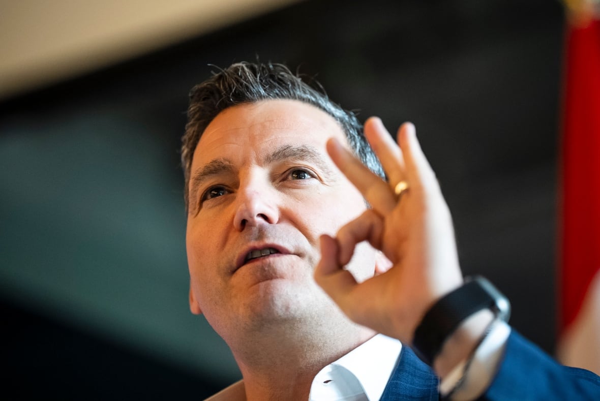 Minister ds. sztucznej inteligencji i innowacji cyfrowych Evan Solomon składa oświadczenie podczas wizyty w Scale AI w Montrealu w czwartek 10 lipca 2025 r.