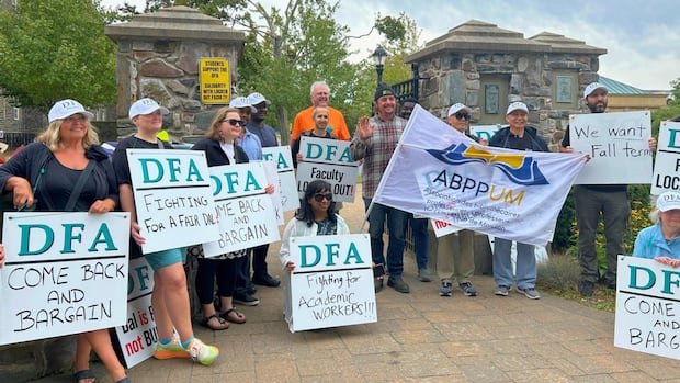 Dalhousie Faculty Association rejects arbitration, files Labour Board complaint