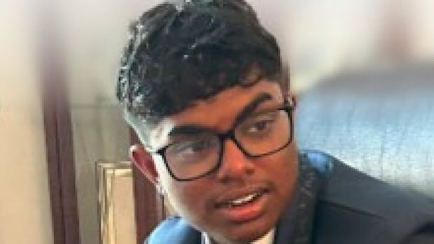 Man, 19, found dead in Scarborough Town Centre was victim of homicide, police say | CBC News