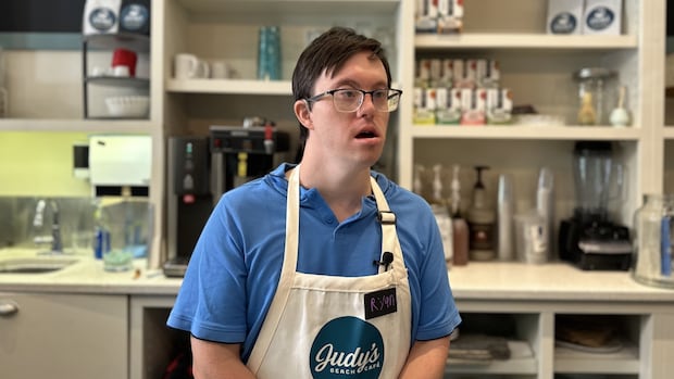 'I can be myself': new cafe in Toronto's Beaches employs individuals with intellectual disabilities | CBC News