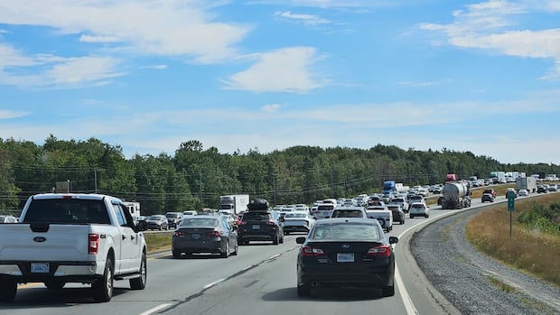 Quebec man dead after 2-vehicle collision on Highway 102 in Enfield