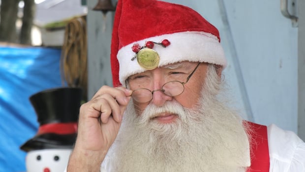 Tributes pour in for ‘unforgettable’ Bedford mall Santa
