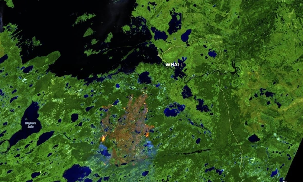 A satellite view of the wildfire south of Whatı̀, N.W.T.