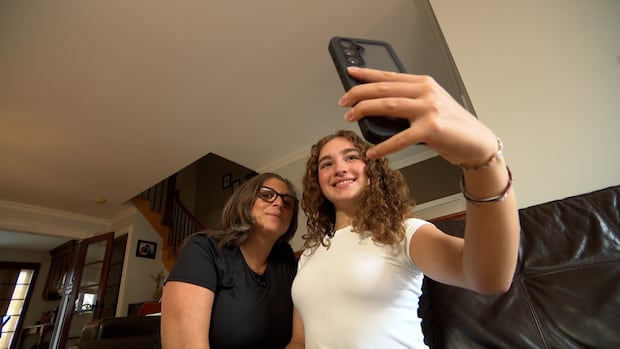 Tips for adapting to Quebec's total school cellphone ban