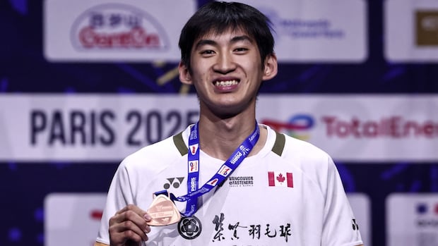 Victor Lai earns bronze for Canada’s 1st-ever medal at badminton world championships