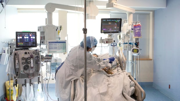 Ontario hospital nurses awarded 5.25% in raises, but decry lack of staffing ratios | CBC News